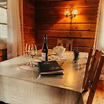 Lodge Ryen - *