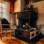 Lodge Ryen - *