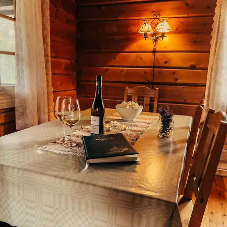Lodge Ryen - *