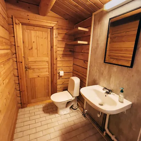 Lodge Ryen - *